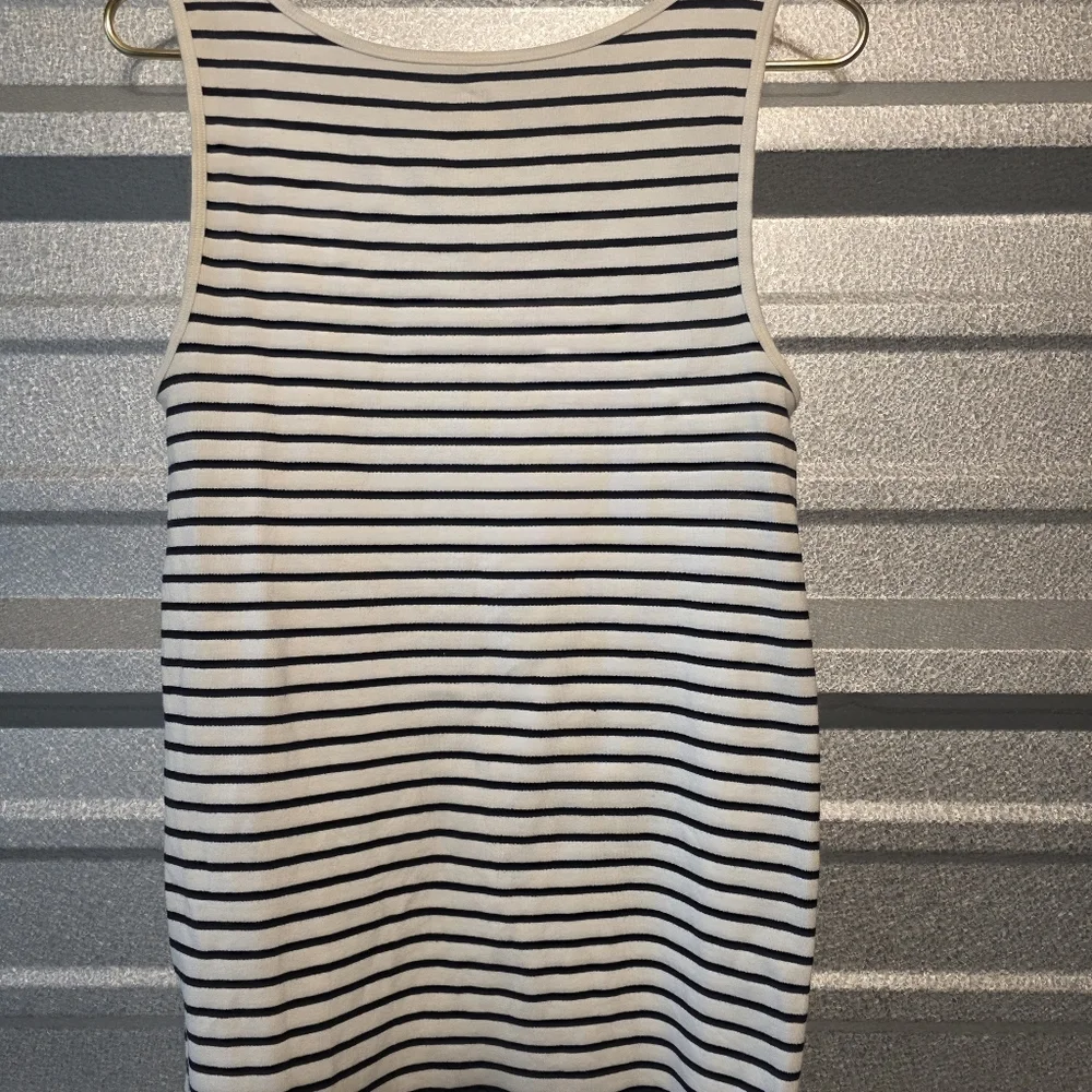 GAP Black and White Striped Tank Top - Picture 3 of 3